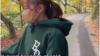 可愛い女子大生か全裸て露出散歩 紅葉の名所て野外フェラチオryoyuu素人カッフル/年の差//美少女/スマホ撮影/口内射精/スタイル抜群/美乳/スリム/english Subtitle
