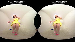 323 - Kizzy Wixx - Chubby Amateur Strip And Toying Pussy