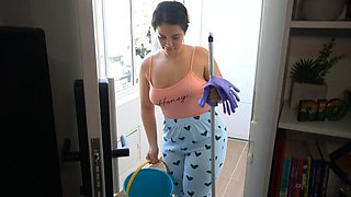 I FUCK MY SEXY NEIGHBOR AFTER CLEANING