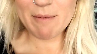 MILF blonde live toys webcam show in shower
