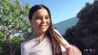 Alluring heartbreaker Sasha Coxx arousing POV video