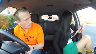 Jasmine Jae screws her ex-personal trainer in a car - fake driving school