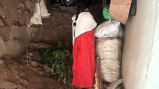 Indian Desi Chubby Wife Giving Handjob on Couch and Fucked Hard