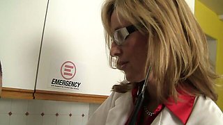 Mom scene with dainty Ralph Long and Jodi West from Deutscher Amateur Sex