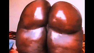 Oiled BBW Ass Spreading and Masturbation