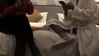 Amateur Asian gives amazing blowjob