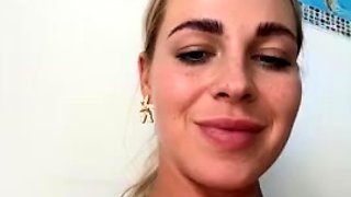 Cute amateur webcam teen girl toying pussy on webcam