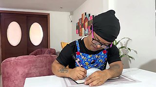 A cambio de ayudarme hacer tareas mi cachonda hermanastra me pide que le meta mi enorme verga. - Latina
