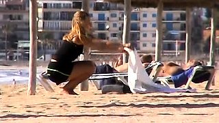 Beach voyeur finds naughty amateur babes under the hot sun