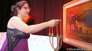 Passionate Emma celebrates Valentine Day - WeAreHairy