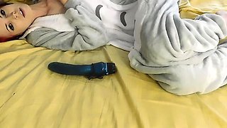 Skinny pierced amateur redhead rough fucking huge toys