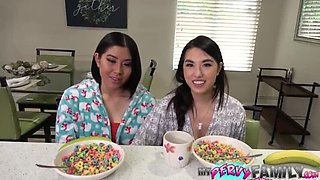 Hot Asian Stepdaughters Mina Moon Gets Creampied for Xmas - Emerald Loves