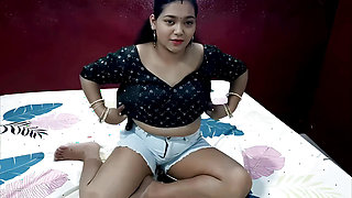 Bhabhi ka blouse fat Gaya devar ne uthaya Maja, desi hindi audio porn sex