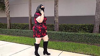 Big arse real estate agent in short mini dress doing property inspections with legs open - hot bbw ssbbw milf maid cleaning lady