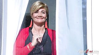 Hottie Arwen's masturbation smut