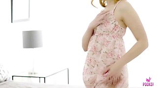 Voluptuous queen bee at hd scene