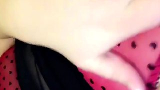 Amateur housewife pussyrubs while jerking POV