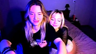 blondes_with_glasses webcam video from Stripchat [April