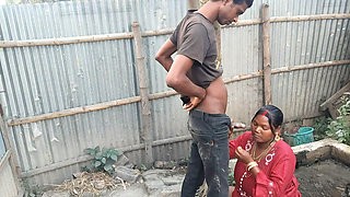 Desi wife ko outdoor chudai ki