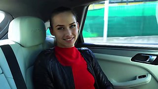 Leila and Jade have a little secret... - Jacquie et Michel TV