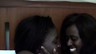 Sexy Ebony Lesbian MILF Eats Wet Pussy