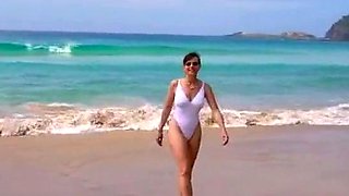 Sunbathing MILF Amateur Video