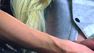 Am I the Best Wife of the Year? Romantic Hanjob for My Husband