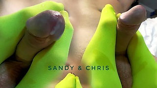 Cutie Girl in Yellow Neylon Pantyhose Gave a Great Footjob!