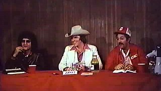 Amateur blowjob in public toilet