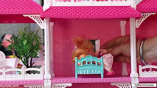 Buxom tgirl lady and her nymph girlfriend come alive and attempt out hook-up