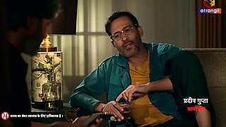 Sexy milf babe playing with dildo on webcam