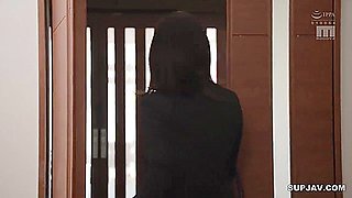 M*i*d*v-506 I Was Targeted By A Group Of Obsessive Stalkers On The Train During My Commute... I Couldnt Move, So I Massaged The Sensitive Breasts Of A Busty Office Lady Until She Was Made To Cum Decensored