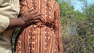 College couples enjoying outdoor fucking