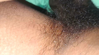 The Brother-in-law Thrust His Cock Into the Gujarati Sister-in-law's Pussy.