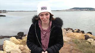 Rose is blowing out two big candles for her 20th birthday! - Jacquie et Michel TV