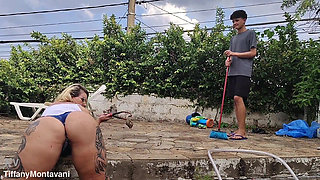 Stepmom Her Pool Her Trapped Puts Two Hands in Her Fisting Ass