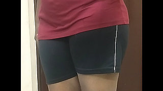 Bhabhi ne apne chut me aaj khira dali hai bahut achhi lagi