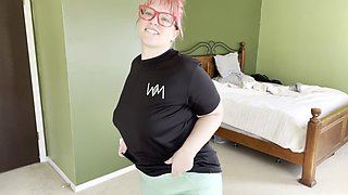 Gorgeous BBW Strips Naked and Jiggles Her Fat Ass Before Counting You Down to Cum