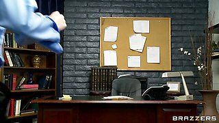 Face sitting clip with fine-looking Mikayla Hendrix and Lexi Stone from Brazzers Exxtra