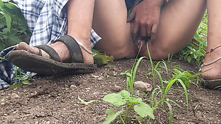 The sister-in-law of the village is urinating in the field and putting fingers in her pussy, in the open field, in the forest, sister-in-law wants to take the load, to give my Lauda