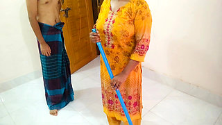 Bangladeshi Maid Fucked by Her Boss Whole She Working