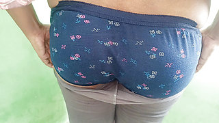 Married mallu aunty showing hot structure romance with jasmine