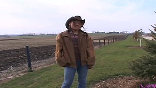Hottie Country Girl Gets Naked In Public