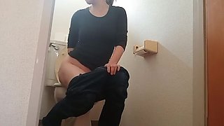 Japanese MILF Mayumi Kanzaki Solo Pee Fetish Toilet Pissing at Home