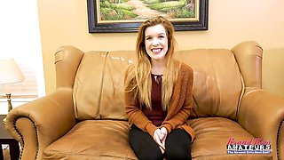 Tempting best girl at cum swallowing clip