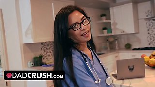 Dadcrush - cute nurse daughter-in-law Scarlett Alexis tests how lengthy stepparent can last without cummming