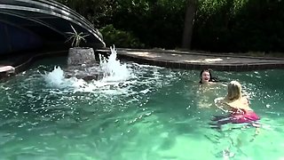 Radical - Lesbian girls have sex in the swimming pool