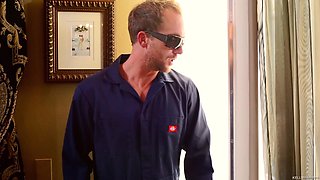 Bug Man - Starring: Kelly Madison - PornFidelity