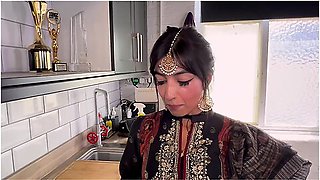 Bhabi Aaliyah Yasin Cheats On Her Husband With Danny D