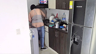 Buttcrack in the Kitchen